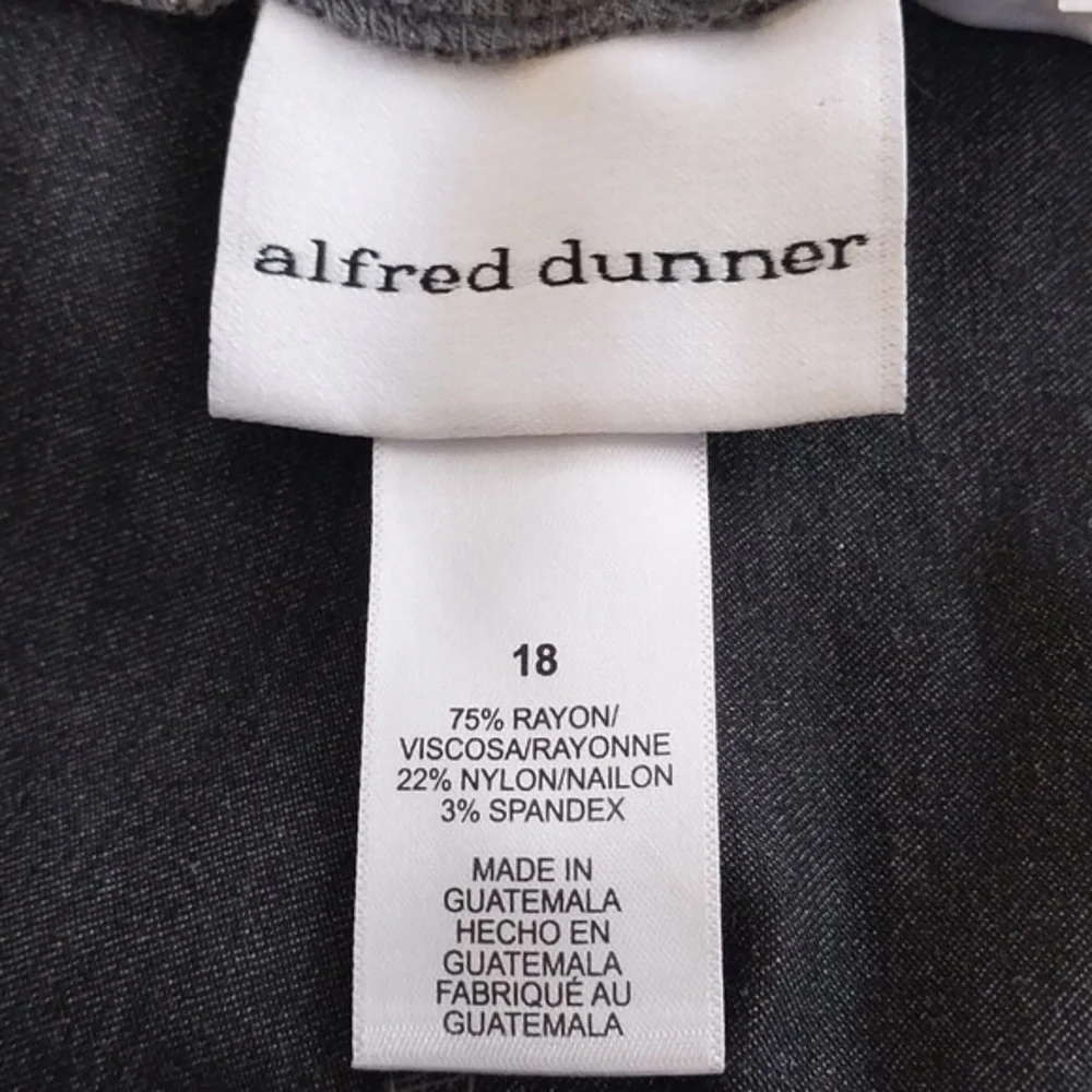 Alfred Dunner NWT‎ Women's Classic Pull-on Dress Pants Sz 18 Grey Tummy Control
